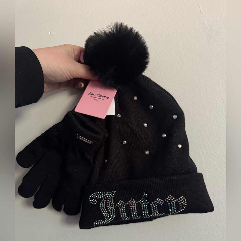 Juicy Couture girls toque & gloves set